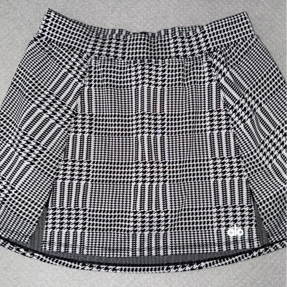 ALO Black & White Plaid A-Line Mini Skort - Picture 4 of 4